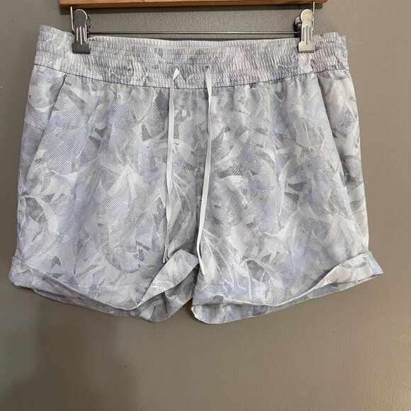 Lululemon Spring Break Away Shorts Stretch Wave White Sz 12 3" Inseam - Picture 2 of 7